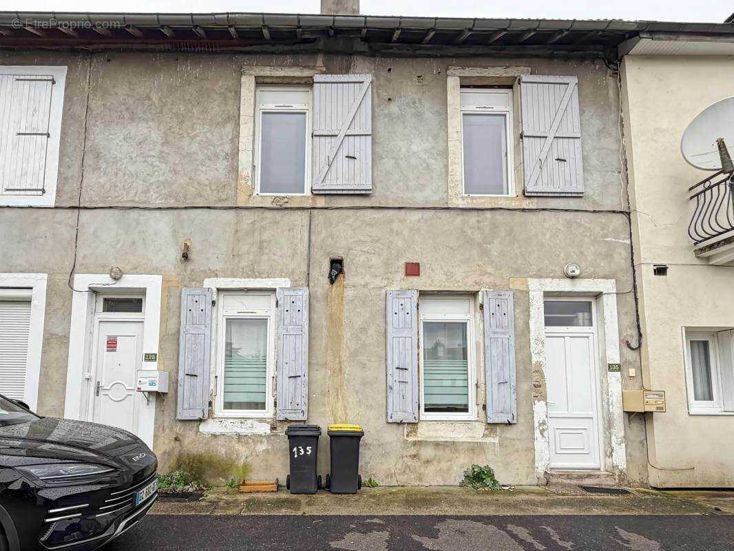 Maison à SAINT-CLAIR-DE-LA-TOUR