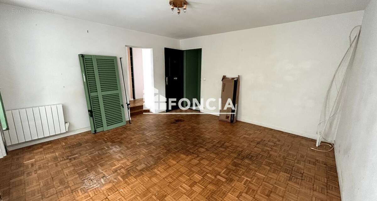 Appartement à BRIE-COMTE-ROBERT