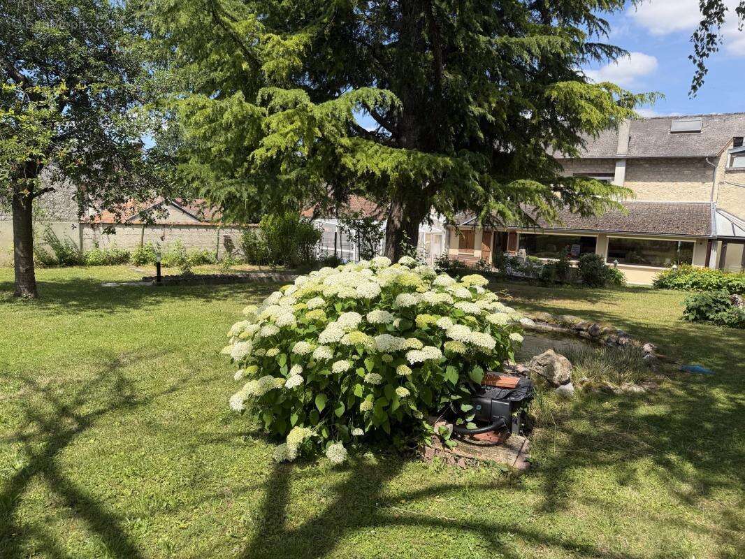 WARMERIVILLE - Maison 8 pcs - 5 chambres - Jardin - Piscine - photo 7