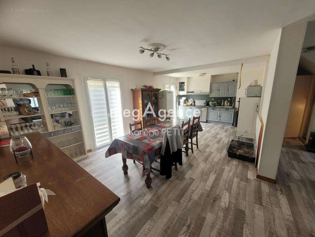 Maison à LE COUDRAY-SAINT-GERMER