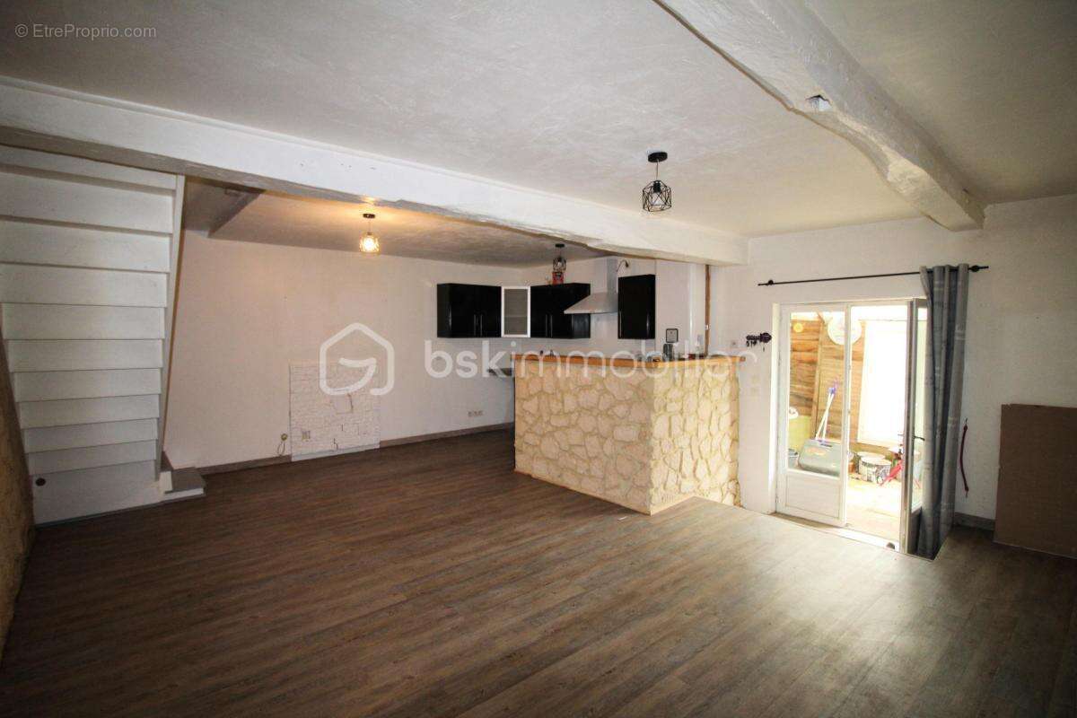 Maison à SAINTE-RADEGONDE