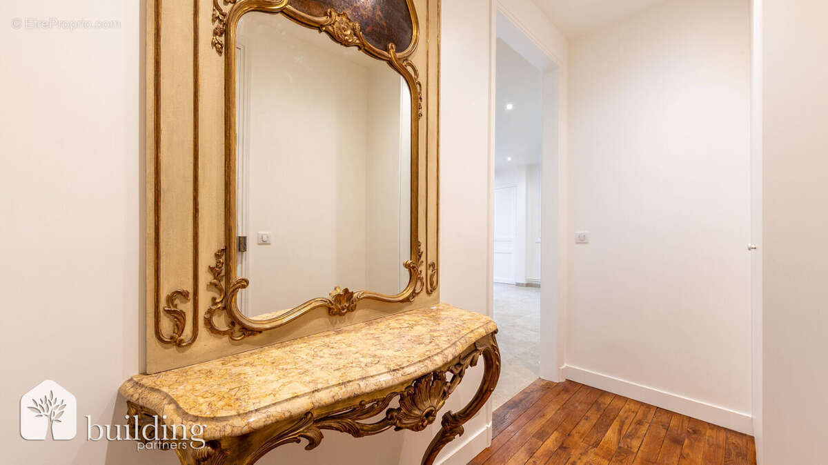 Appartement à PARIS-17E