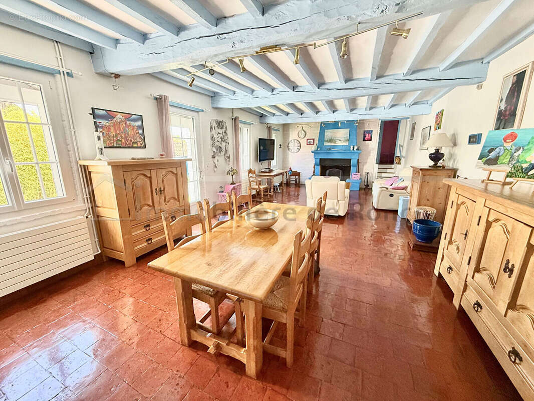 Maison à RIEULAY
