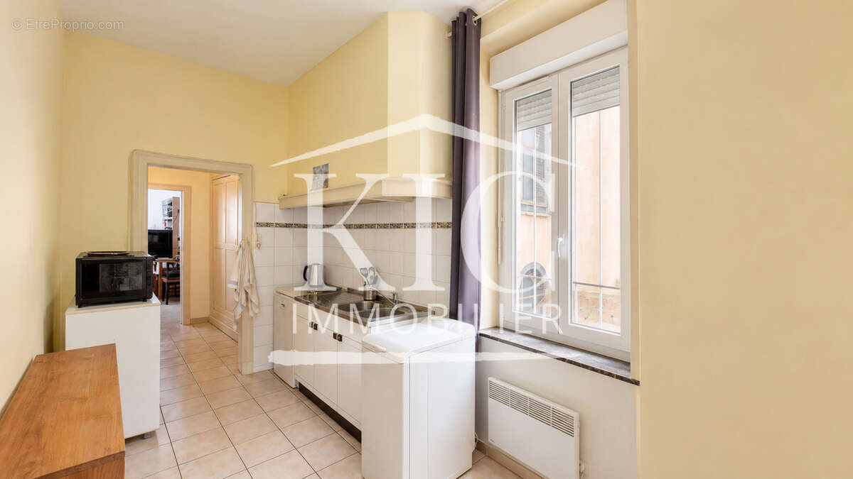 CARCASSONNE CENTRE-VILLE - Appartement T2 vendu loué - Investissement locatif immédiat - photo 3