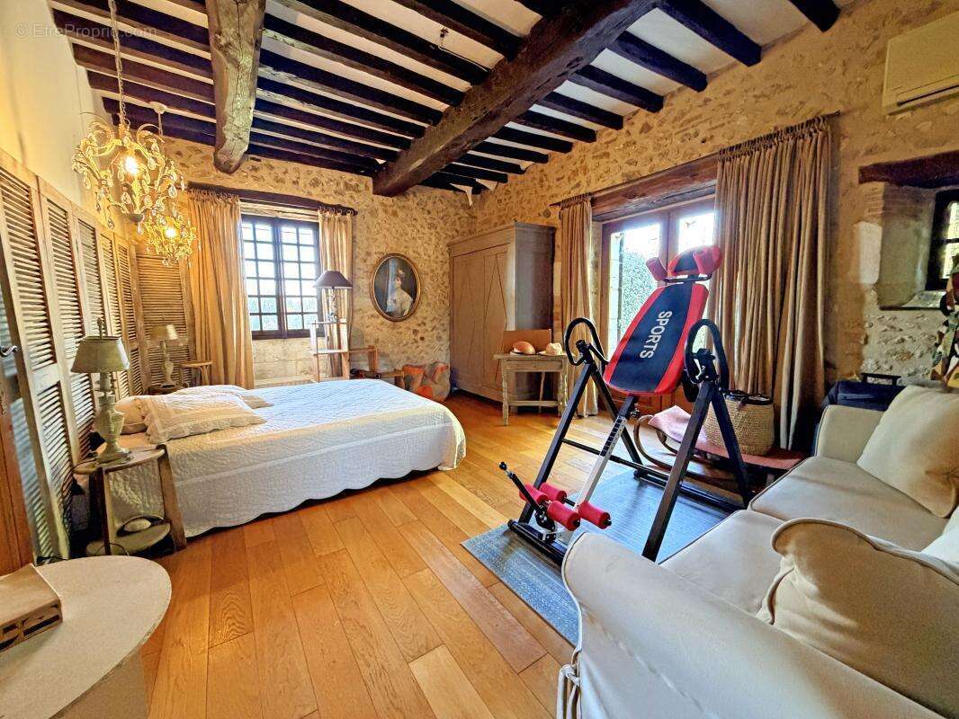 Maison à SAINT-MAIME-DE-PEREYROL