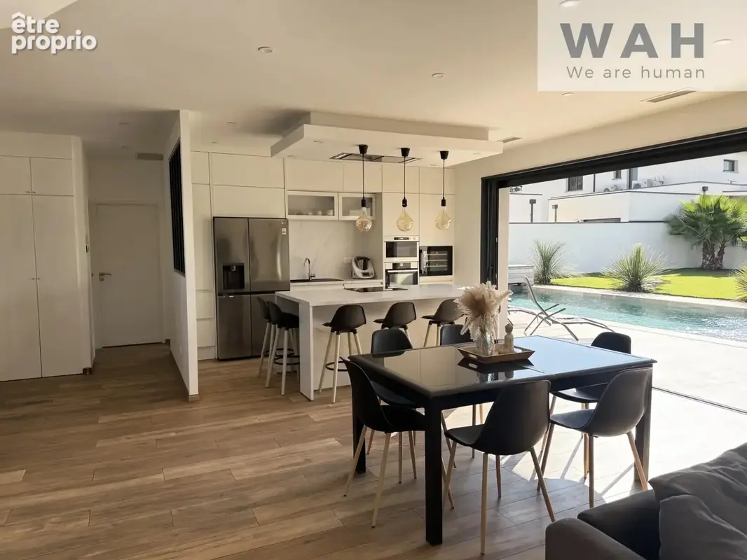 Villa contemporaine récente avec piscine, 5 chambres et jard - photo 5