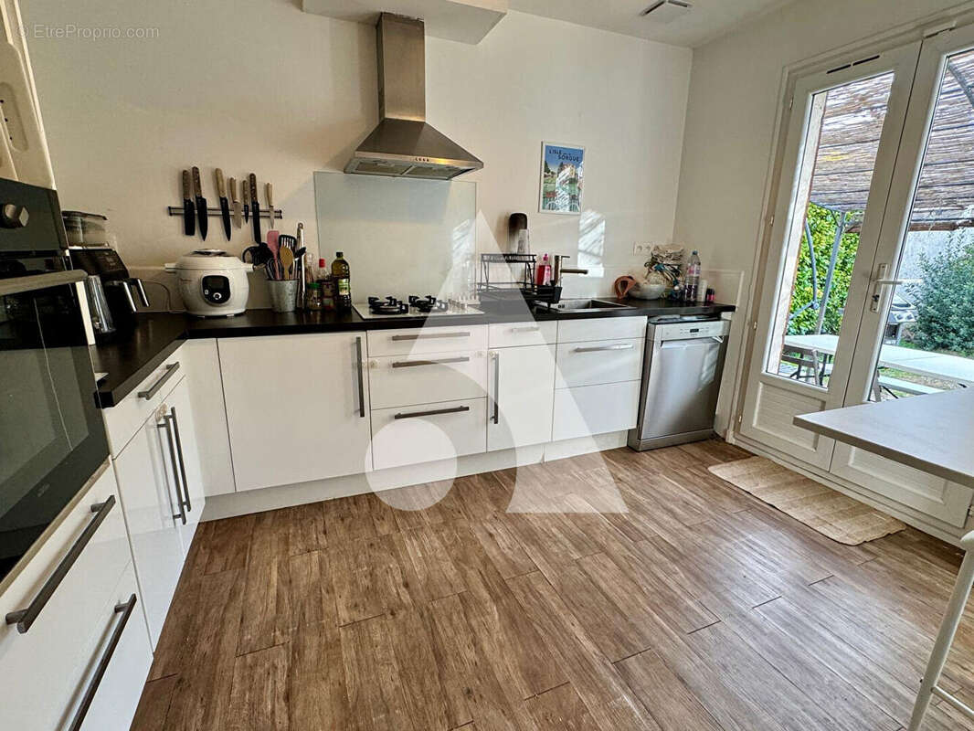 Maison à L'ISLE-SUR-LA-SORGUE