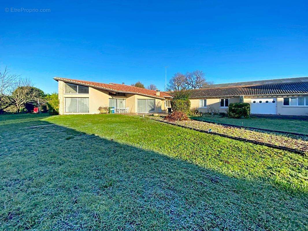 EXCLUSIVITE Maison de  5 pièces  avec dépendance/ local d'activité  de  3 pièces de 55 m2 - photo 16