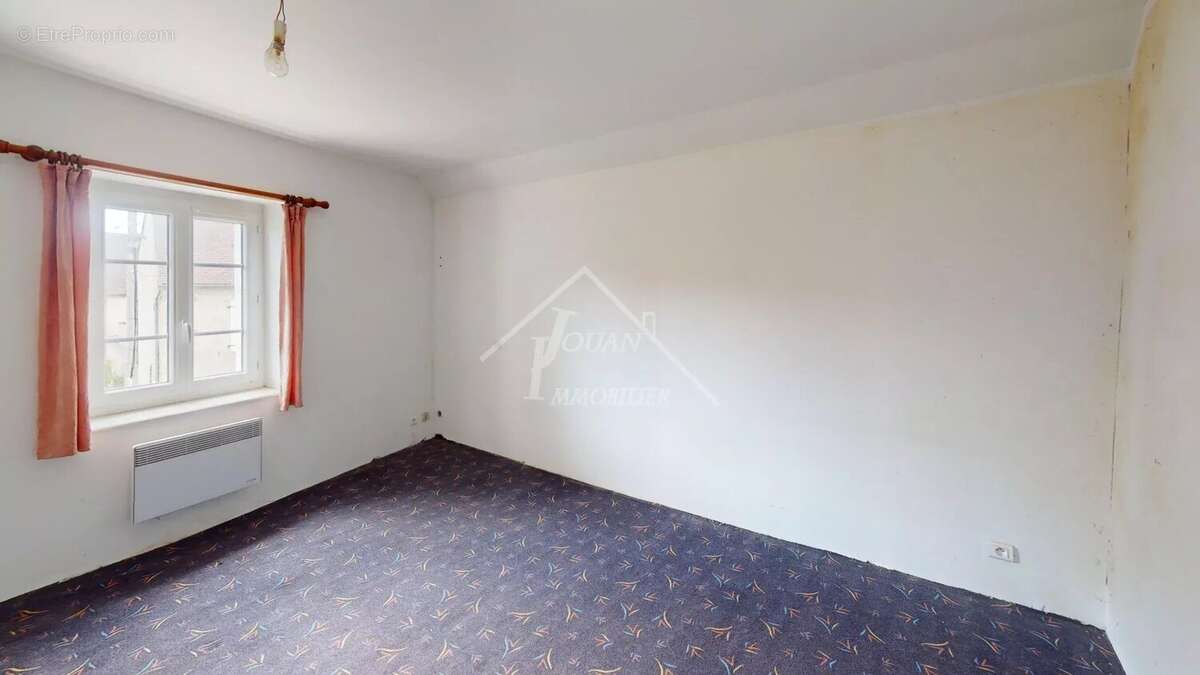 Maison à BELLENAVES