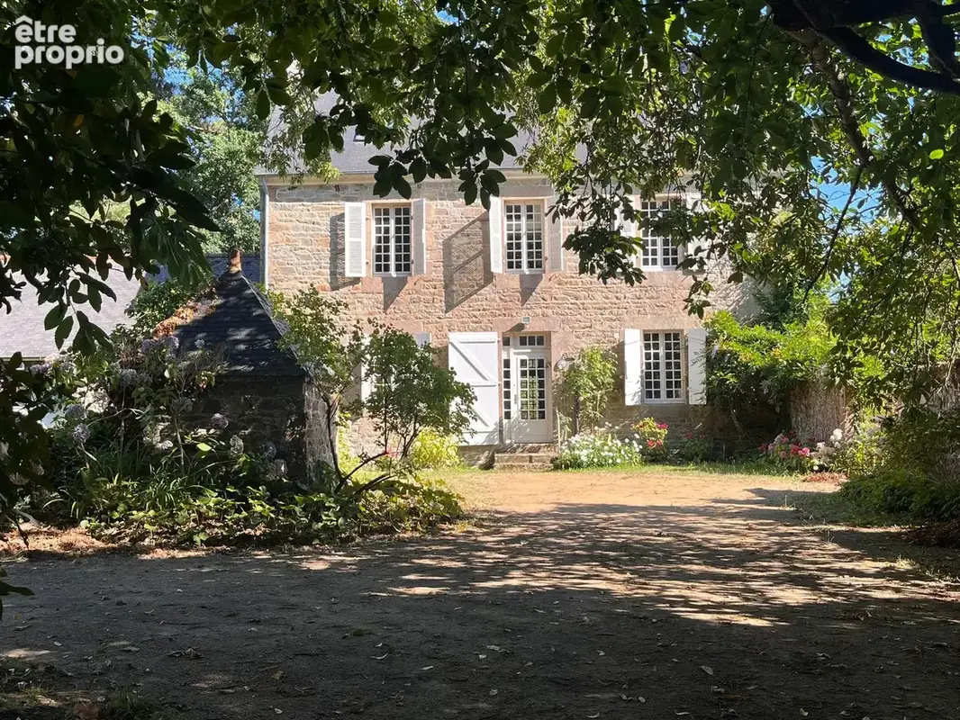 LÉZARDRIEUX : propriété en cœur de bourg - photo 2