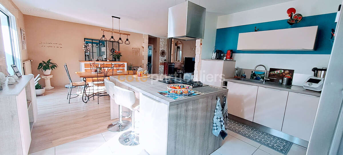 Maison à MORTAGNE-SUR-SEVRE