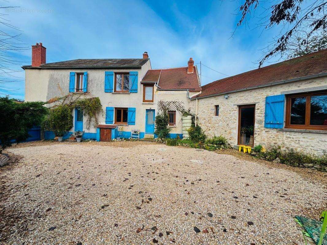 Maison à ETAMPES