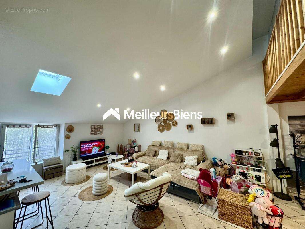 Appartement à PUGET-SUR-ARGENS