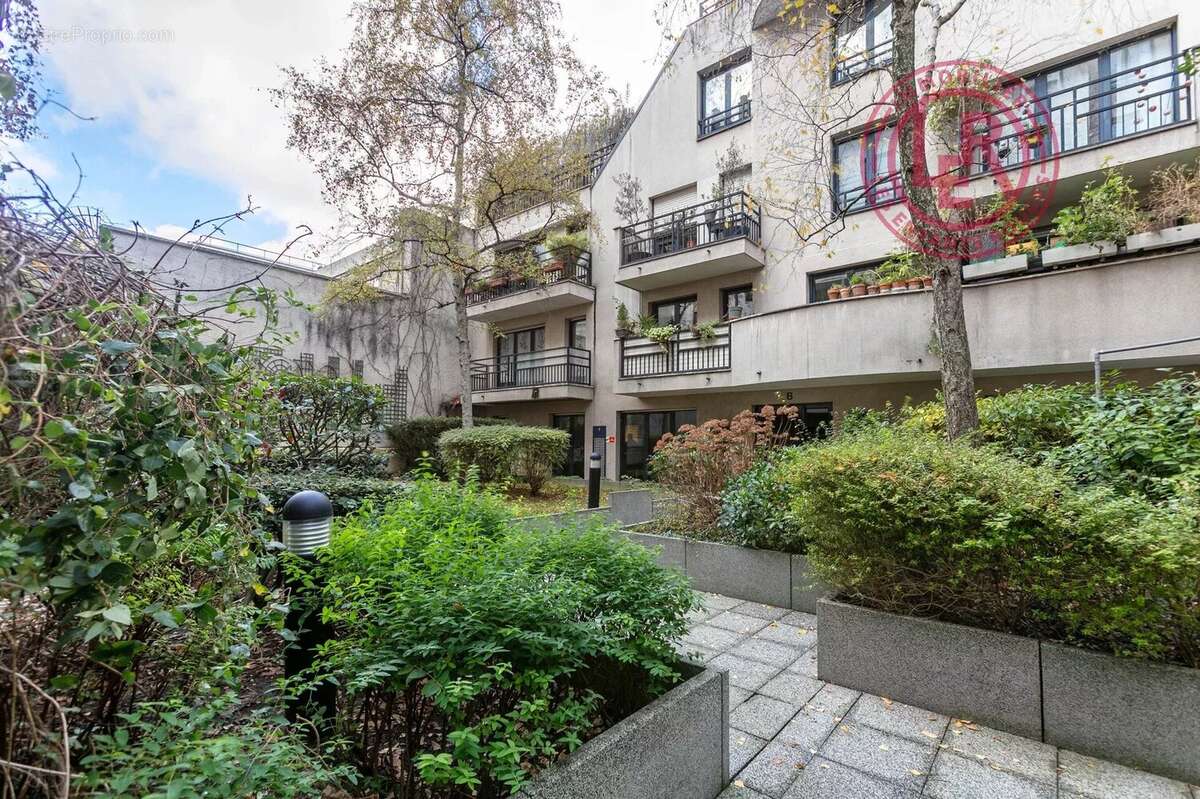 Appartement à PARIS-10E