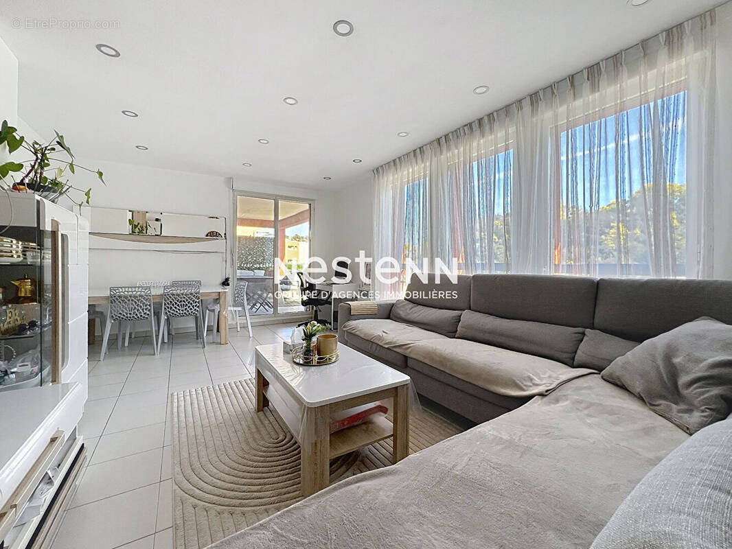 Appartement à VALLAURIS