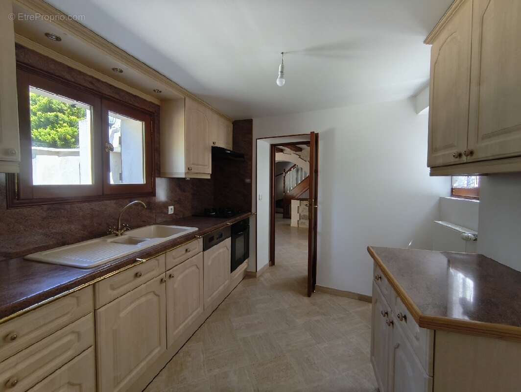 Maison 64 m² à Nesles-La-Vallee  - photo 2
