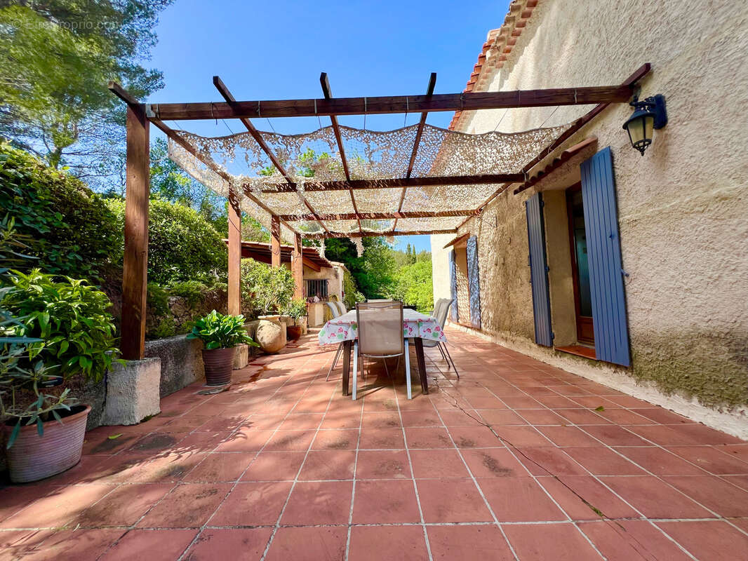 Maison à ROQUEVAIRE