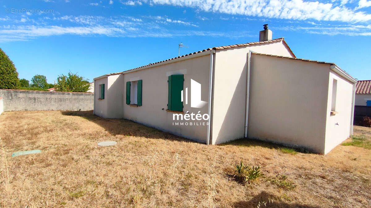 Maison ANGLES - 66m² - photo 4