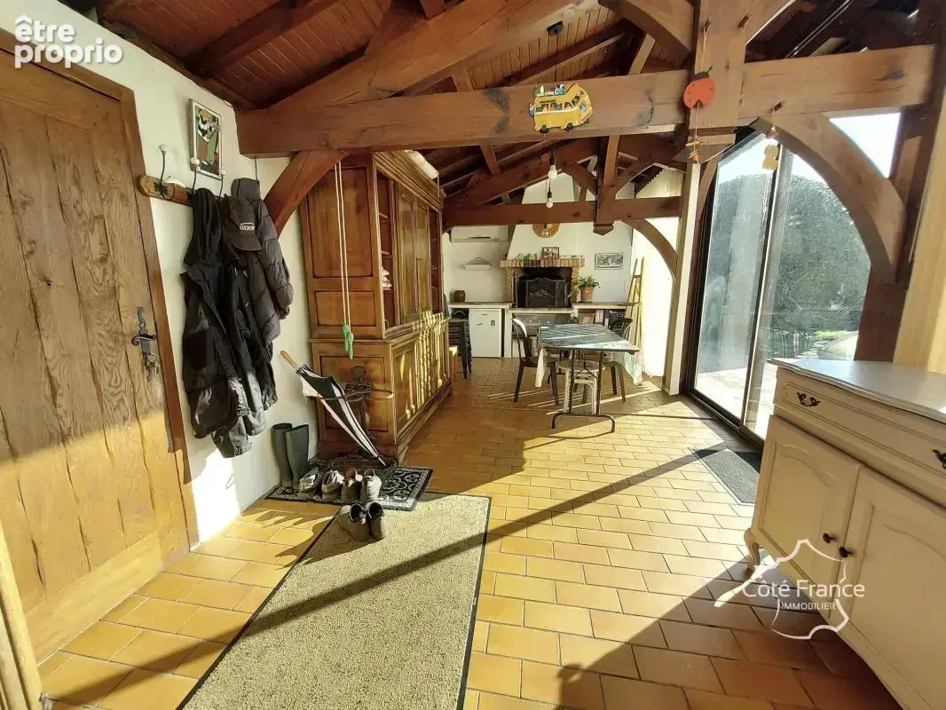 Propriété de 240 m2 avec deux habitations, dépendance, pisci - photo 19