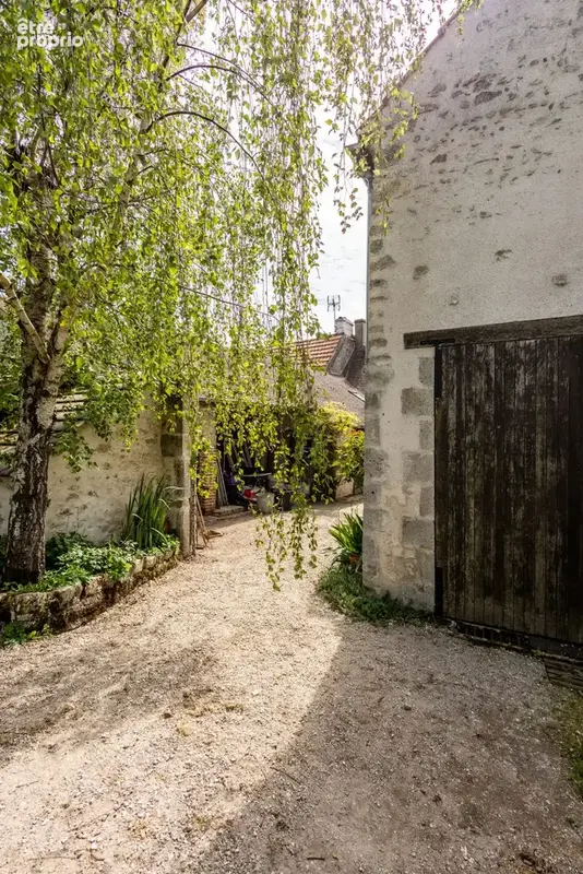 Maison 195 m² à Saint-Denis-De-L'hotel  - photo 8