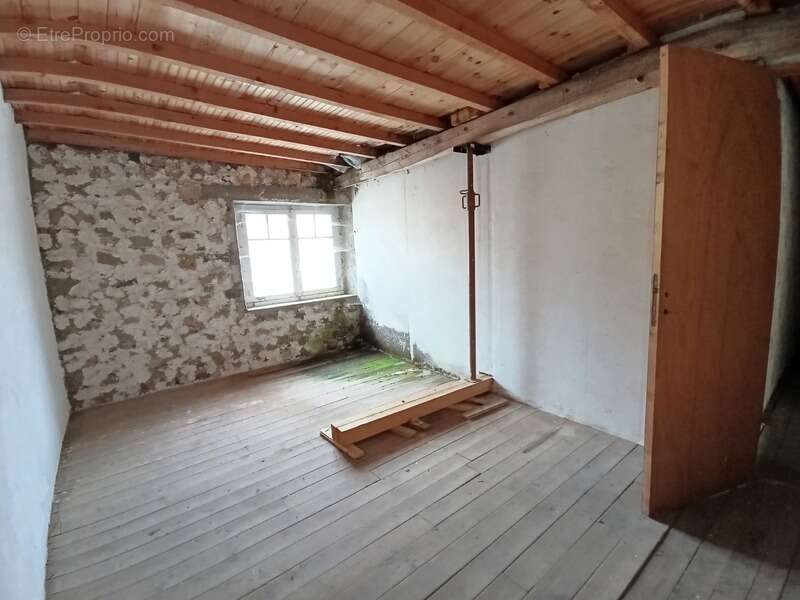 Appartement à FIX-SAINT-GENEYS