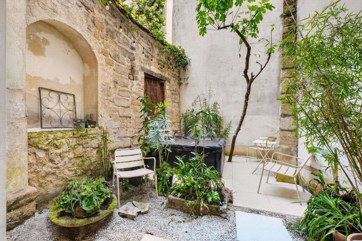 Maison à PARIS-5E