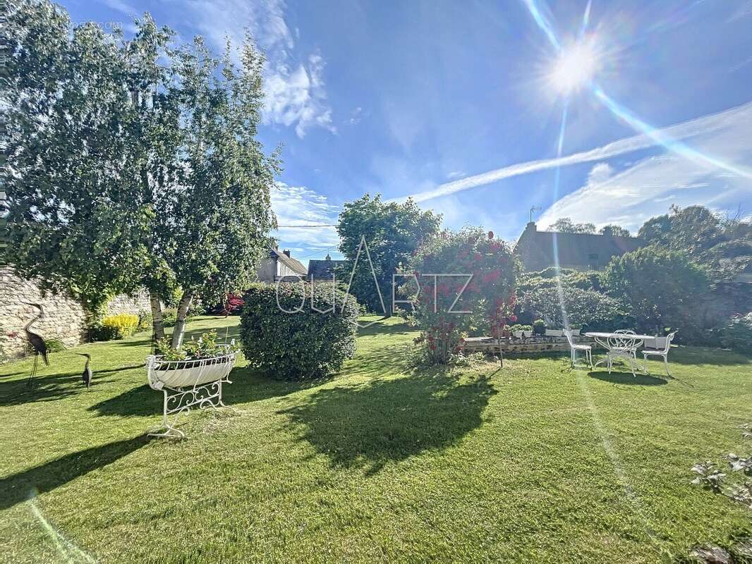 Située au coeur d'un village de pierre du Vexin - photo 3