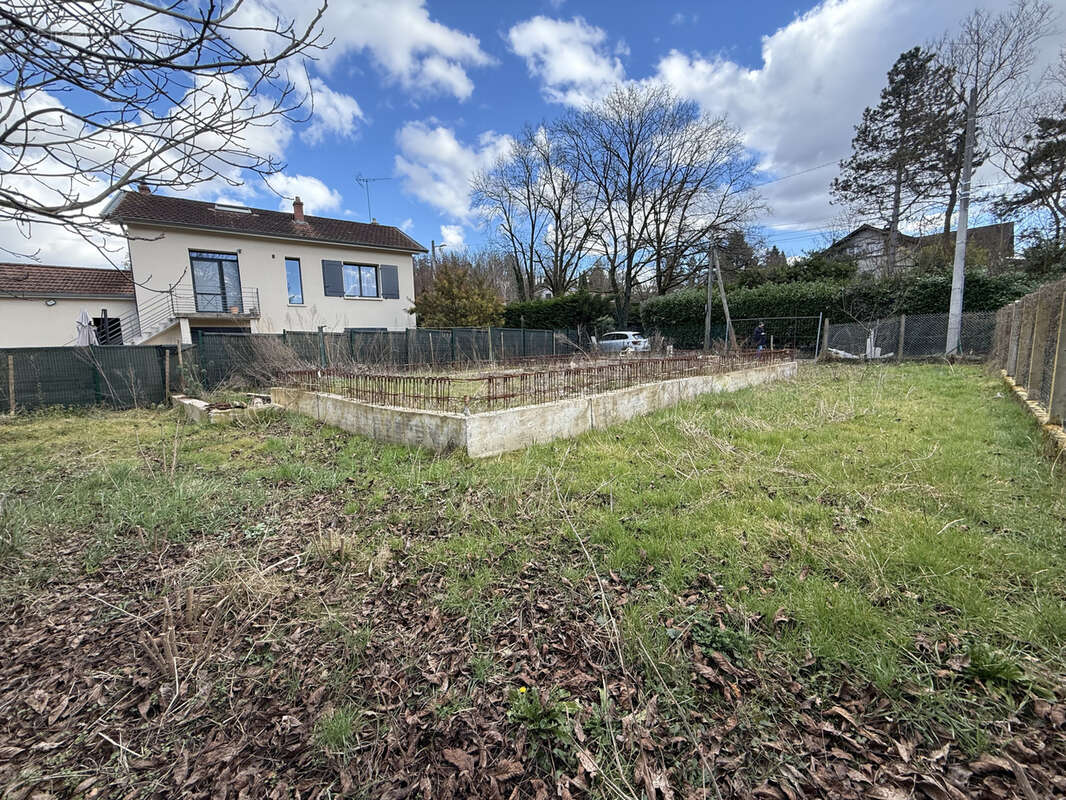 Terrain à TASSIN-LA-DEMI-LUNE