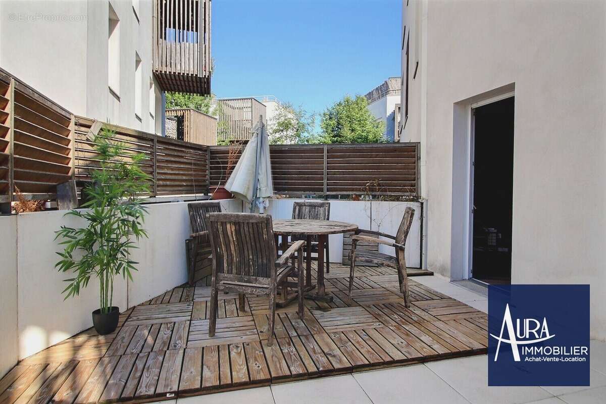 Appartement 61 m² à Romainville  - photo 2