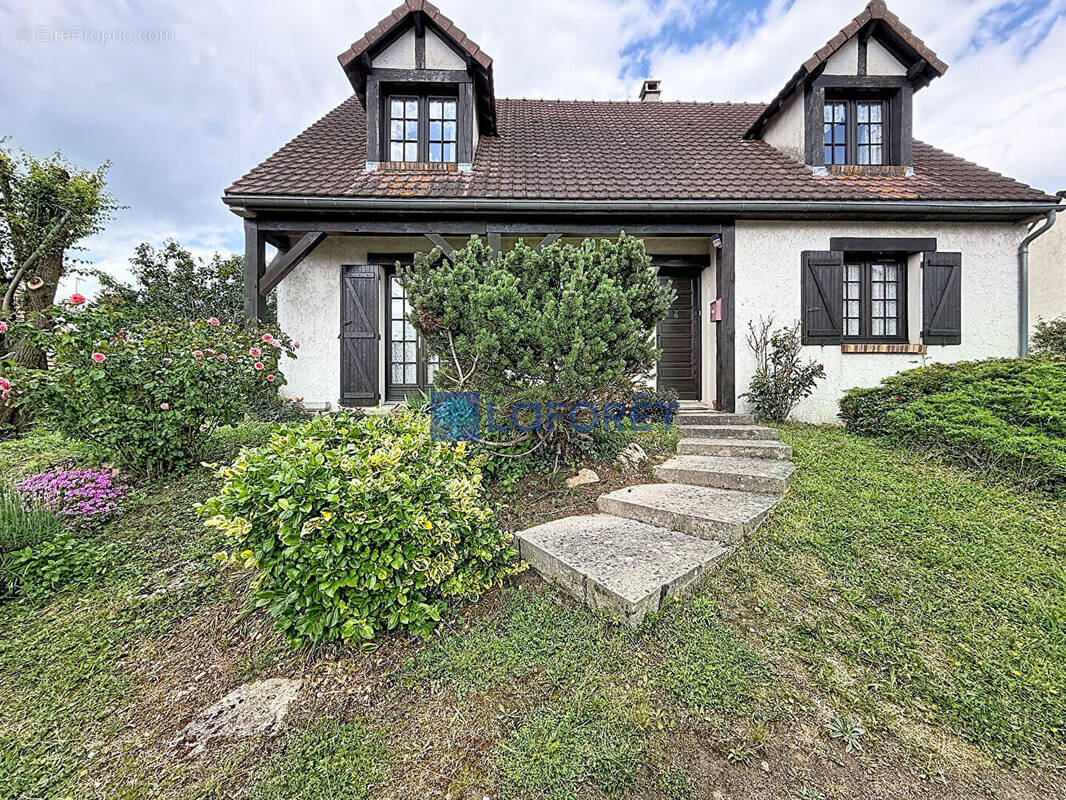 Maison à SAINTRY-SUR-SEINE