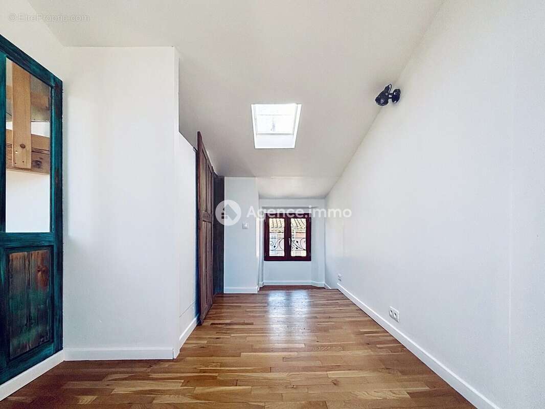 Maison à FLASSANS-SUR-ISSOLE