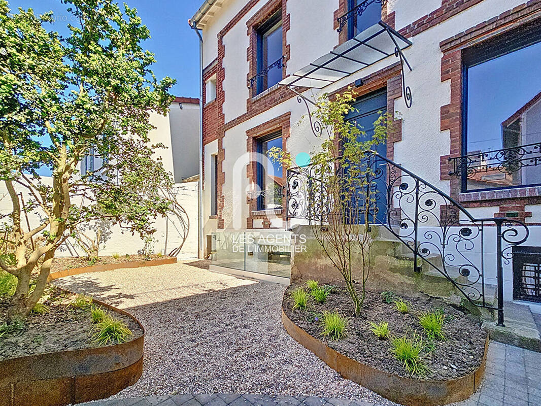 Maison à ASNIERES-SUR-SEINE