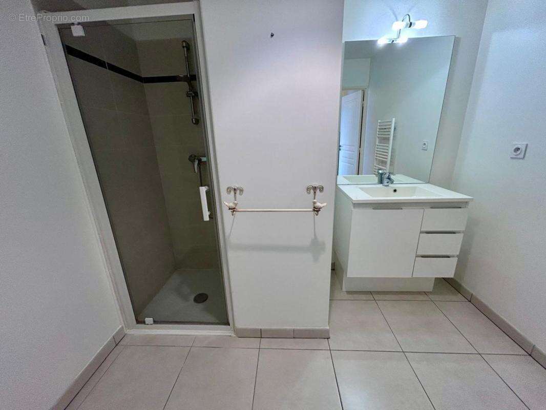 A VENDRE : T2 de 56m² avec terrasse et garage - SAINT-RAPHAEL - Valescure - photo 6
