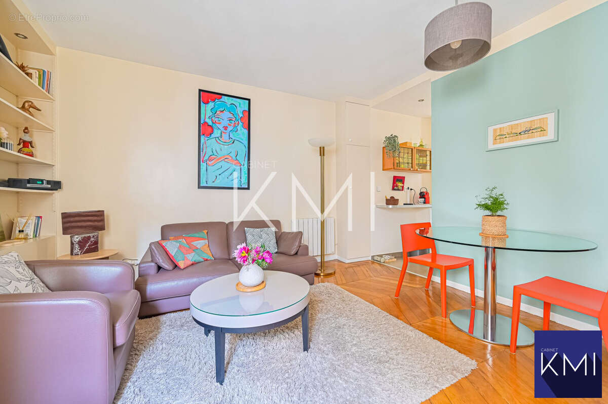 Appartement à PARIS-11E