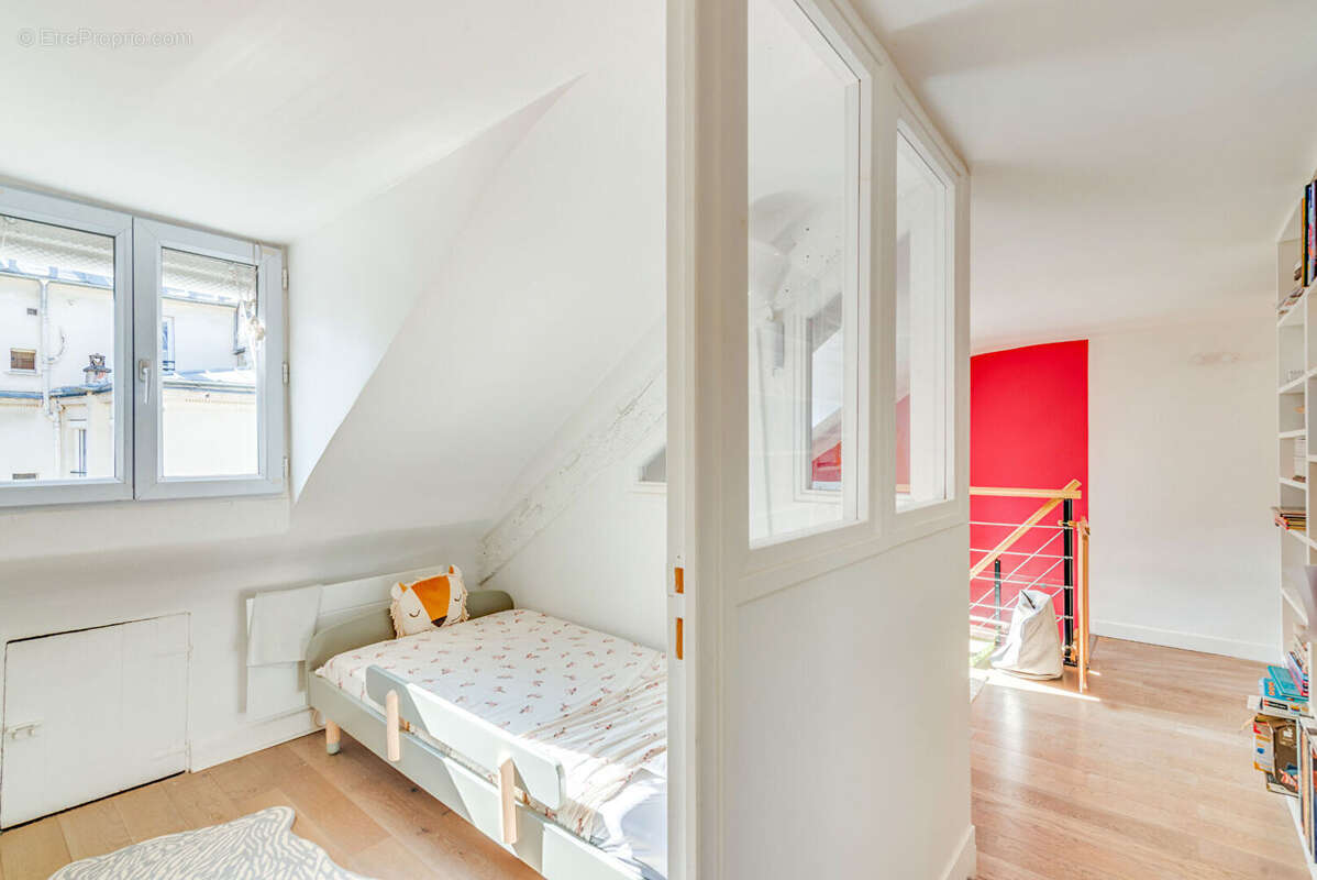 Appartement à PARIS-10E