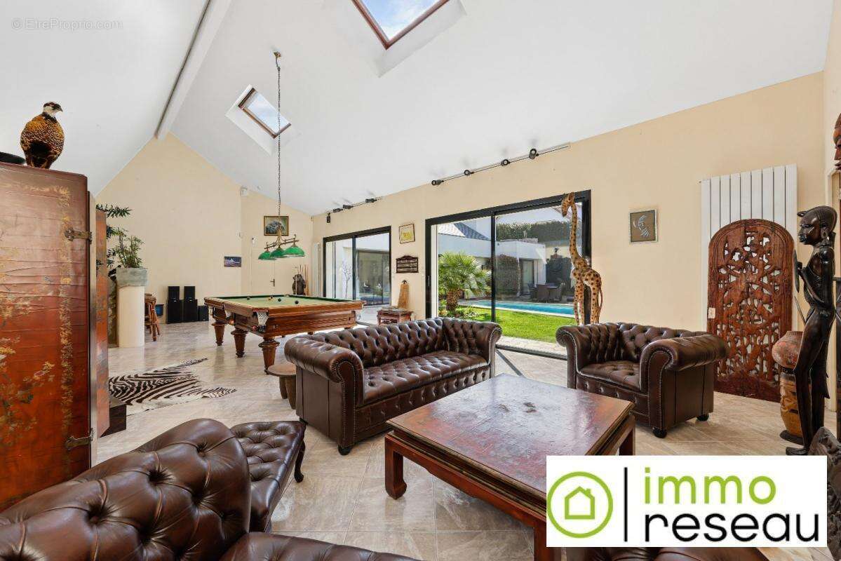 Maison à VILLENEUVE-LE-ROI