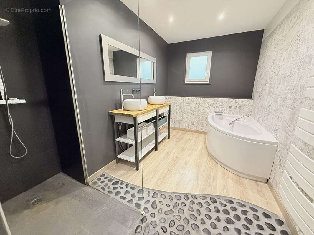 Maison à LA BACONNIERE