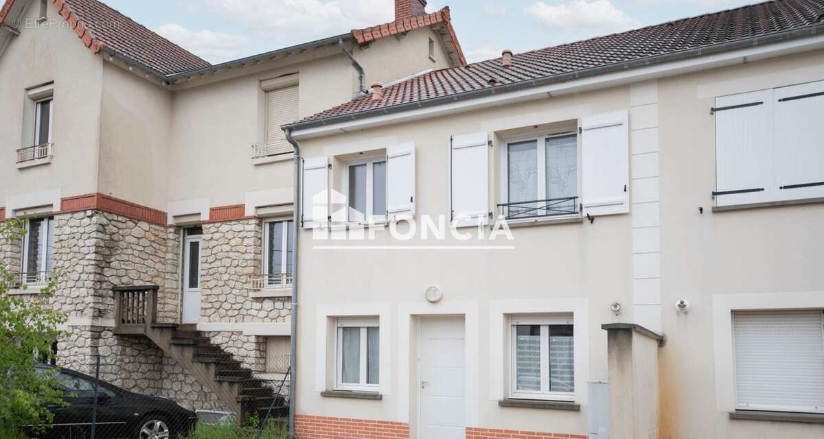 Maison à FLEURY-LES-AUBRAIS