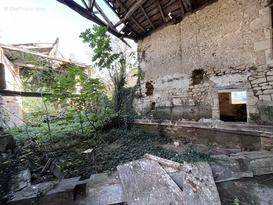 Maison à SAINT-SIGISMOND-DE-CLERMONT