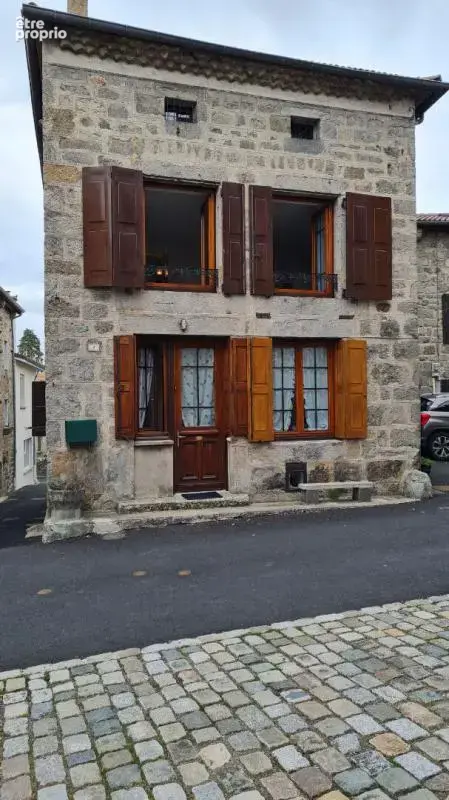 Maison à SAINT-ROMAIN-LACHALM
