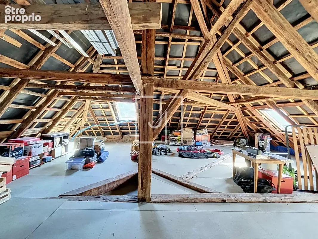 Ancien corps de ferme rénové avec dépendances et 3 400 m2 de terrain - photo 34