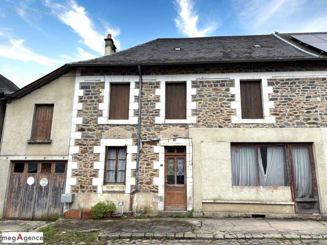Maison à LAGRAULIERE