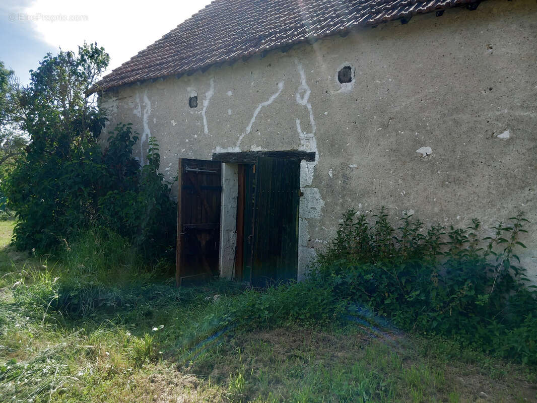 Lailly-en -val — grange viabilisee - terrain 400 m2 - photo 2