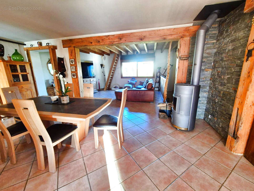 Maison à SCIENTRIER