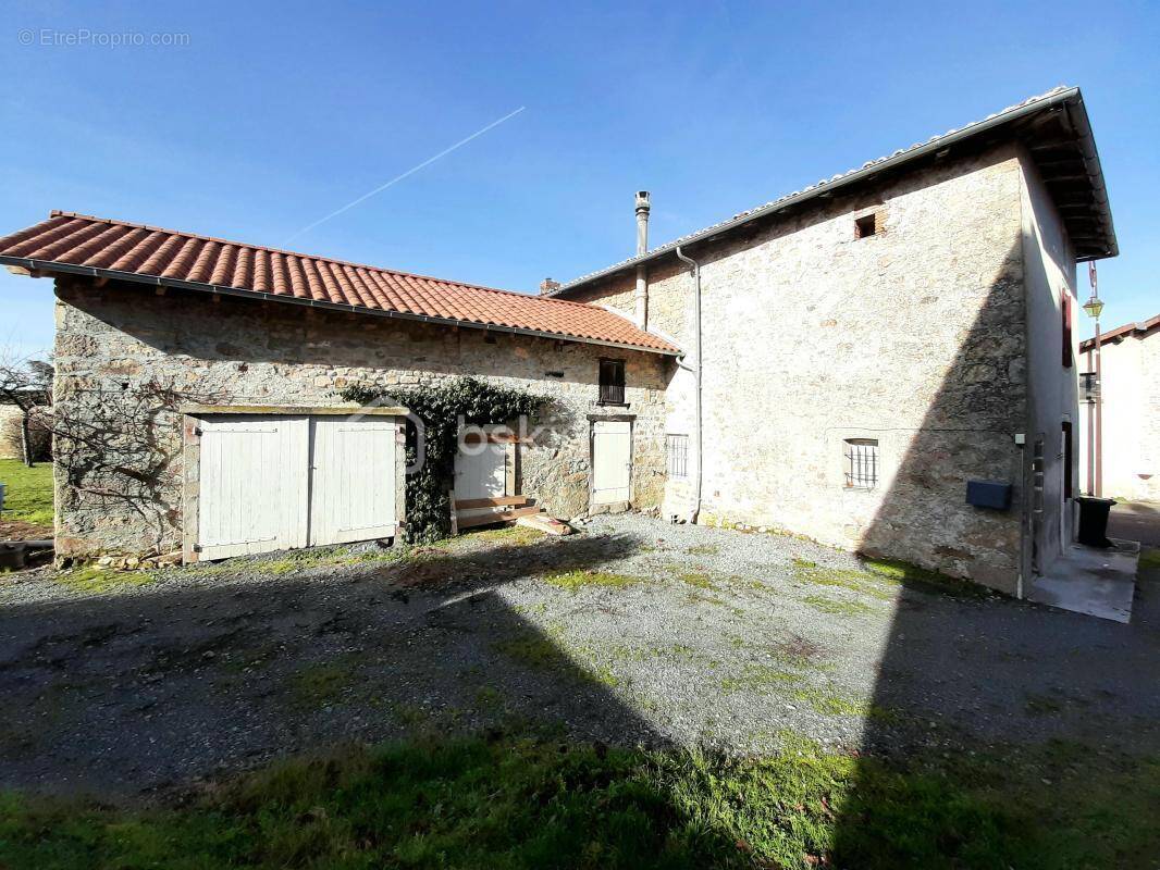 Maison à SAINT-CYR