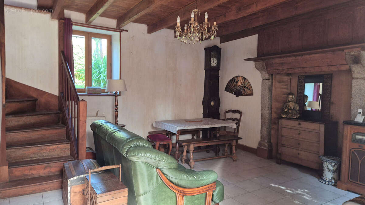 Jolie maison en pierre de type F3 en coeur  de bourg! - photo 5