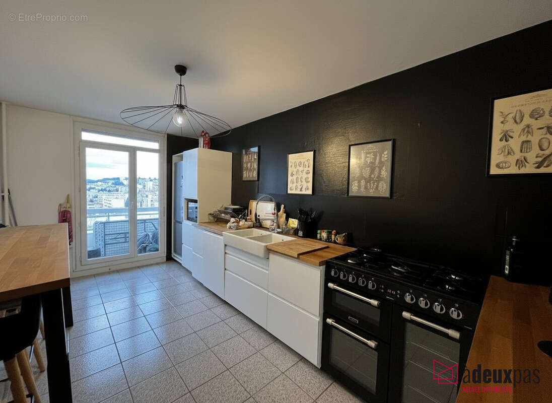 Appartement à SAINT-ETIENNE