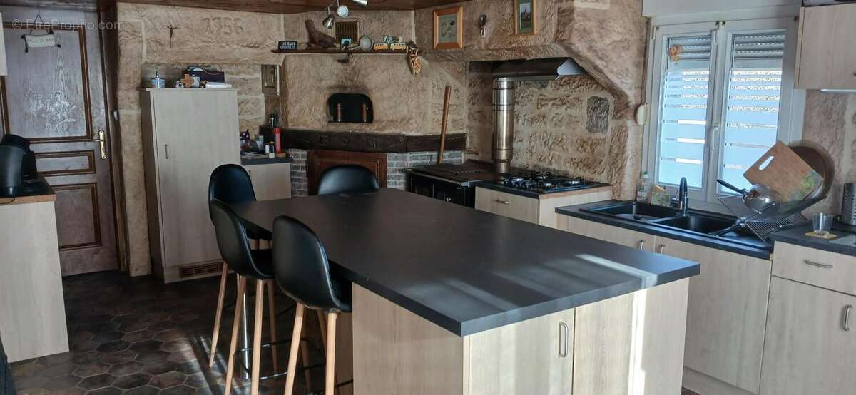 Maison à DAMBENOIT-LES-COLOMBE