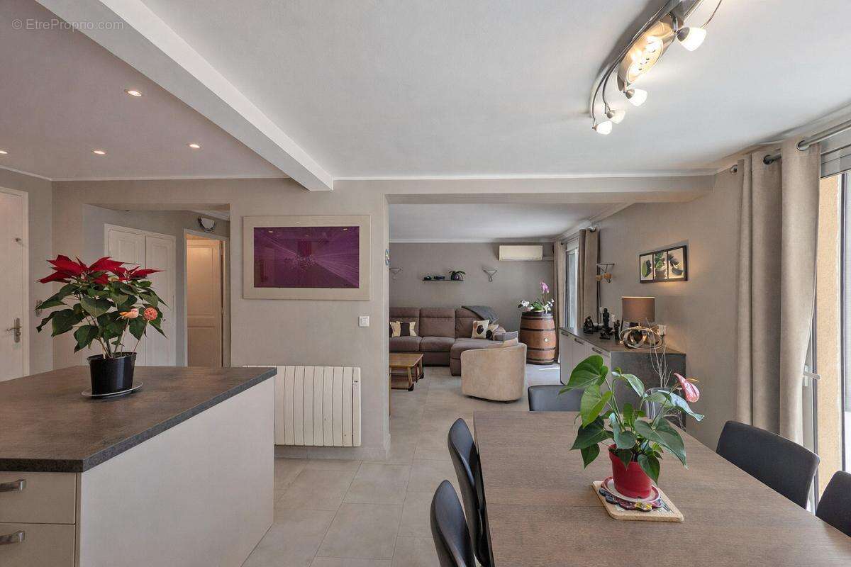 Villa familiale avec jardin paysager - photo 8