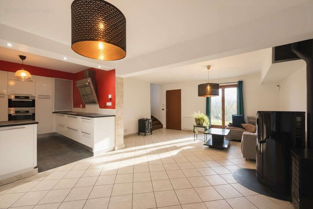 Maison 130 m² à Monnetier-Mornex  - photo 3